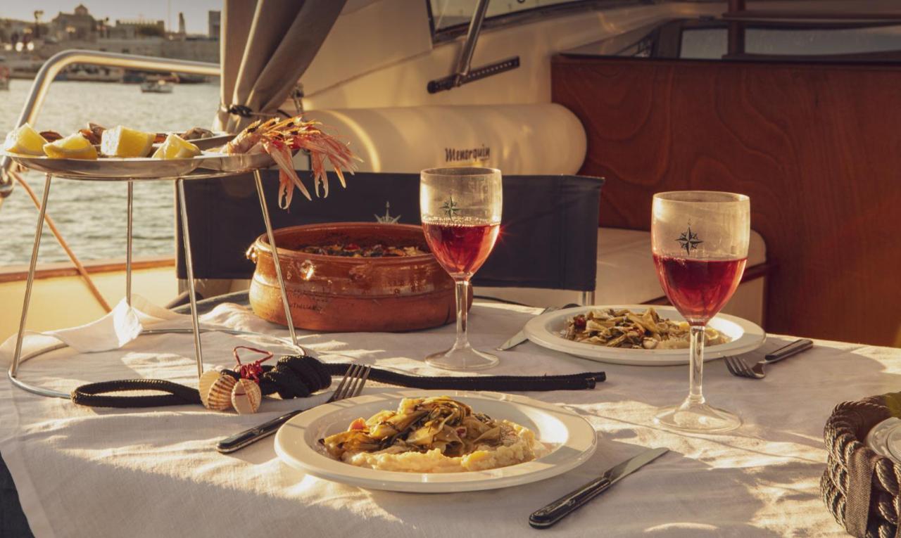 "Ultima" Love Boat Bari Buitenkant foto