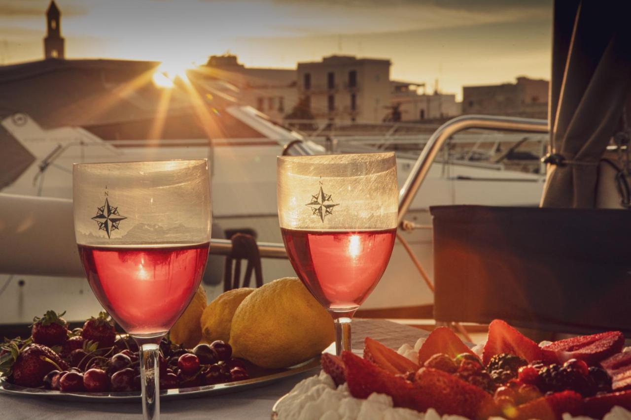 "Ultima" Love Boat Bari Buitenkant foto