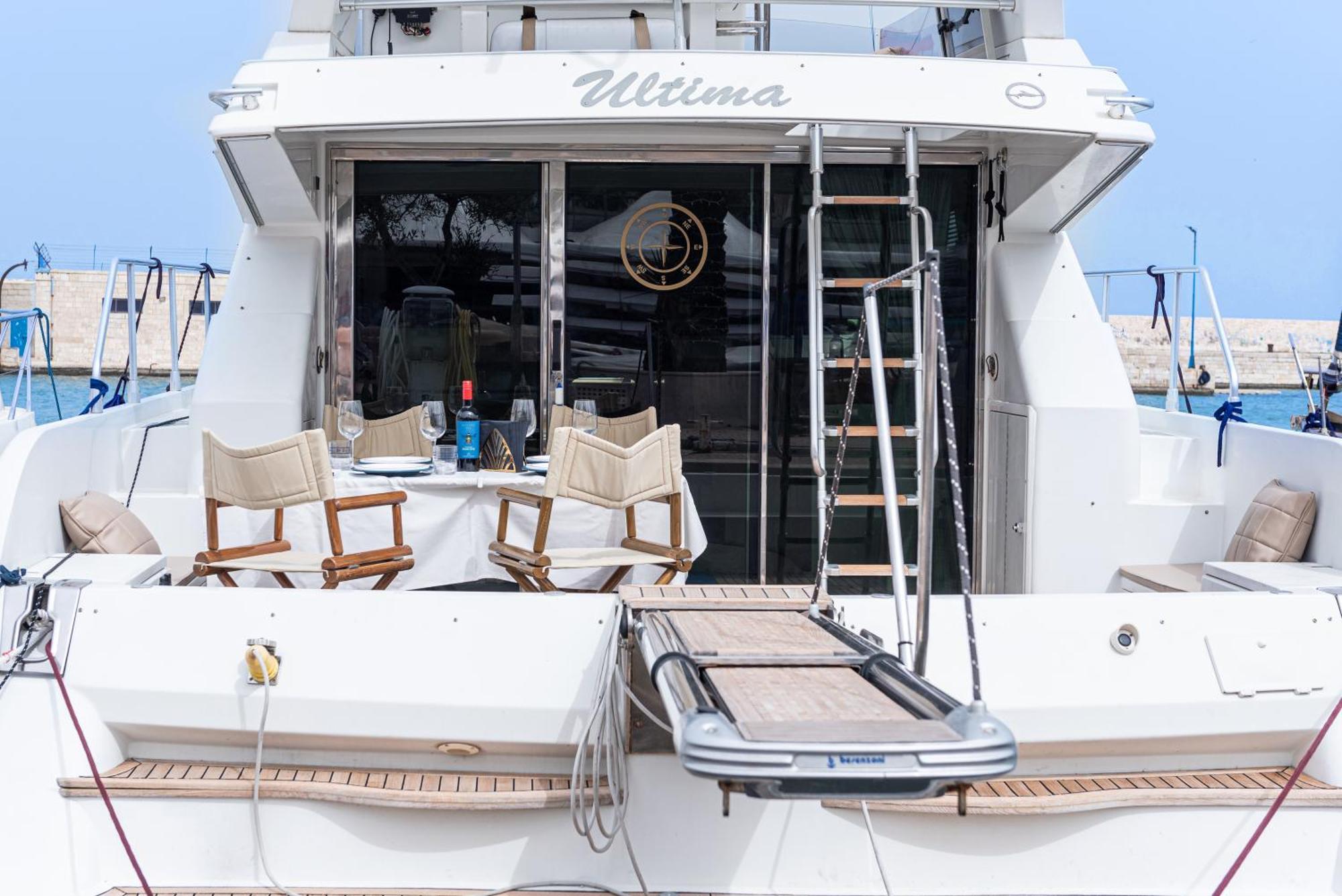 "Ultima" Love Boat Bari Buitenkant foto